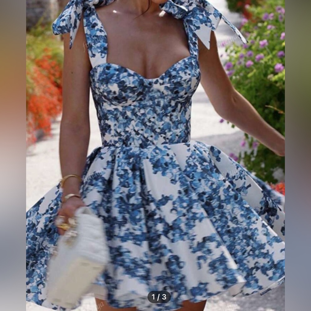 Beautiful Floral Print Tie Front Keyhole Front Dresss